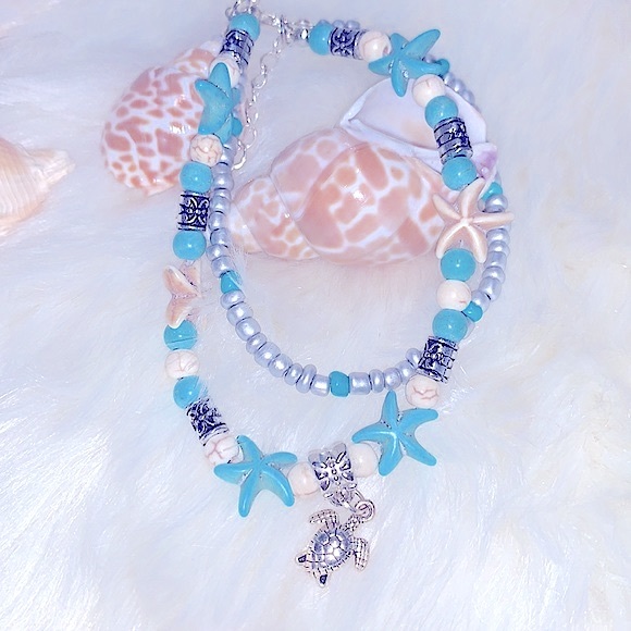 Beach Vibes Beaded Double Layered Turquoise StarFish & SeaTurtle Charm Bracelet - Picture 5 of 13